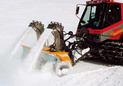 Lateral snow blower